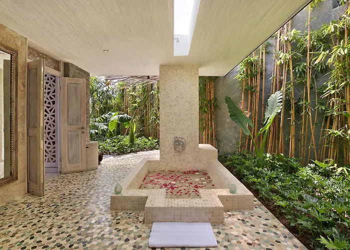 Hidden Hills - Small Luxury Of The World
