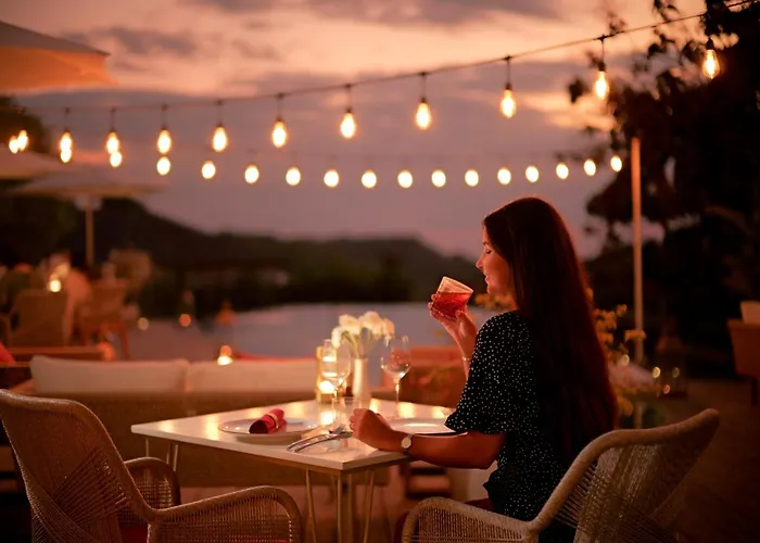 Hidden Hills - Small Luxury Of The World